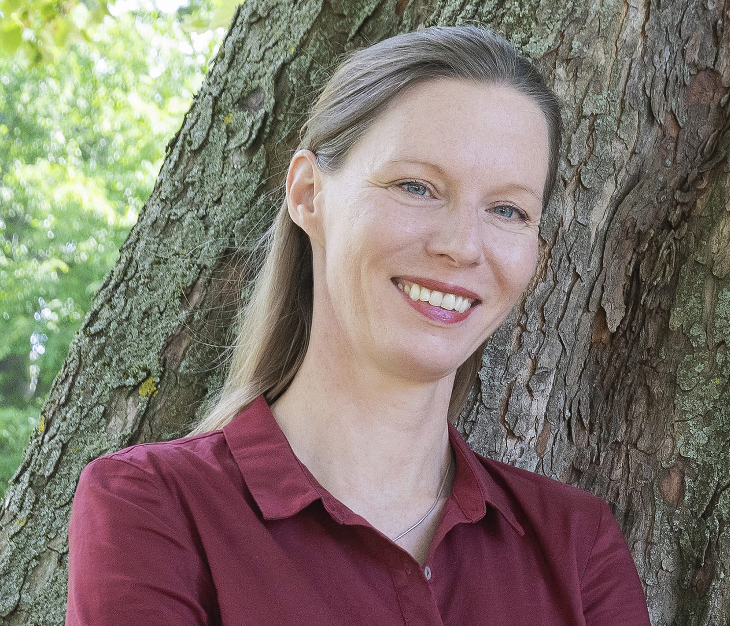 Kerstin Blum ist Geschäftsführerin der Stiftung Gesunde Erde – Gesunde Menschen (GEGM) und Senior Project Manager bei den BrückenKöpfen. Sie ist über 20 Jahre im gesundheitspolitischen Umfeld tätig und verantwortet den Deutschen  Nachhaltigkeitspreis Gesundheit, den GEGM gemeinsam mit der BARMER und der Stiftung Deutscher Nachhaltigkeitspreis verleiht.